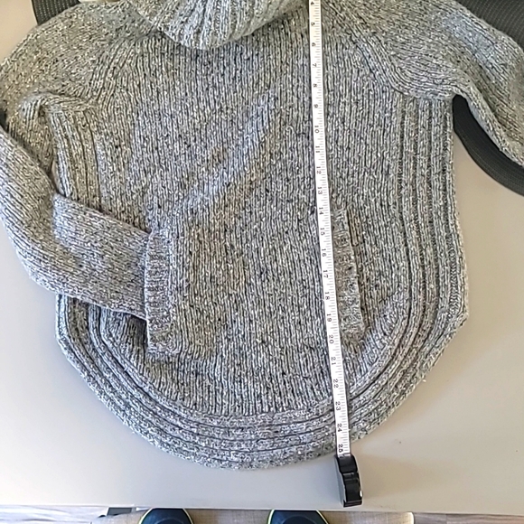 🍁HAPPY FALL🍁BEAUTIFUL CYNTHIA ROWLEY SPORTY GRAY SWEATER! - Picture 7 of 9